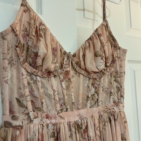 The Carmen Dress in Peach Tapestry - Picture 10 of 13